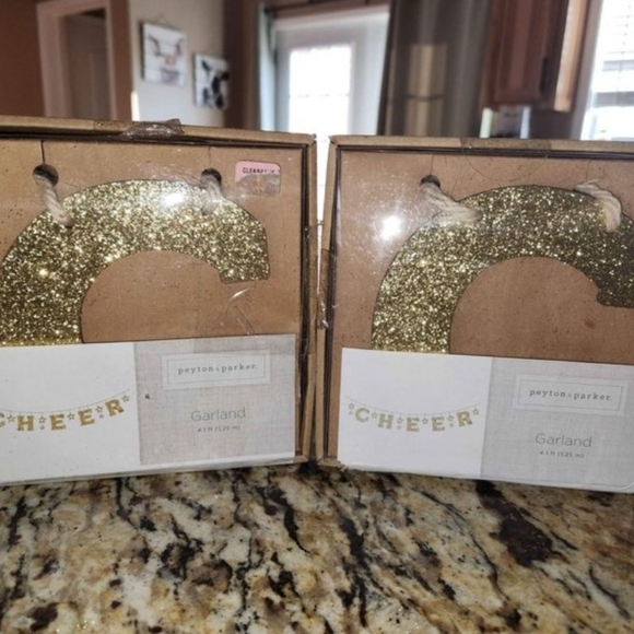 "Cheer" Garland - Picture 1 of 4